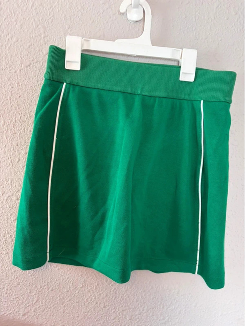 Spanx green skort size M. Snags